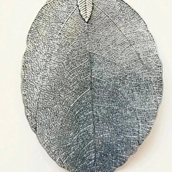 Silver Leaf Rear View Mirror Hanger - Picture 3 of 3